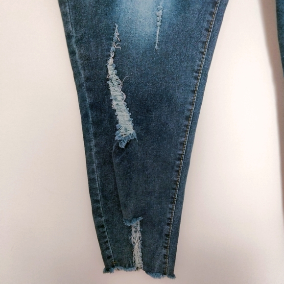 Women's Blue Distressed Jeans Sz 4XL - Picture 3 of 9